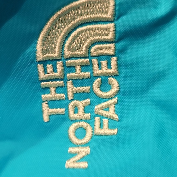 The North Face Hooded Windbreaker. Girls Size M (10-12) - Picture 2 of 6